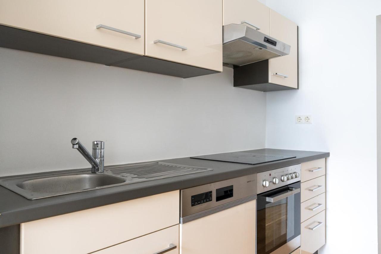 Central Two Bedroom Apartment Вена Экстерьер фото