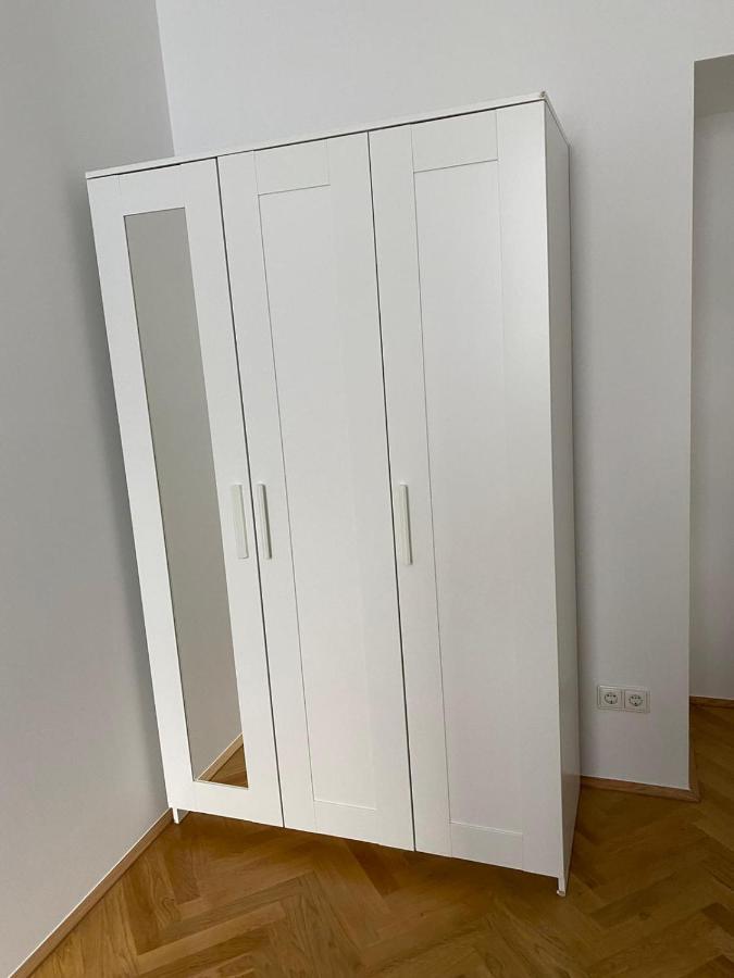 Central Two Bedroom Apartment Вена Экстерьер фото