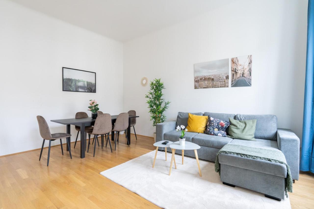 Central Two Bedroom Apartment Вена Экстерьер фото