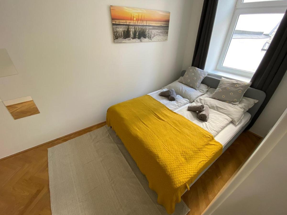 Central Two Bedroom Apartment Вена Экстерьер фото